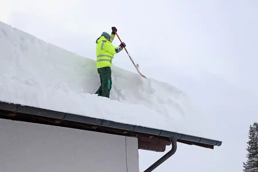 How To Remove Snow From a Roof in Gunnison, CO How To Remove Snow From a Roof in Gunnison, CO